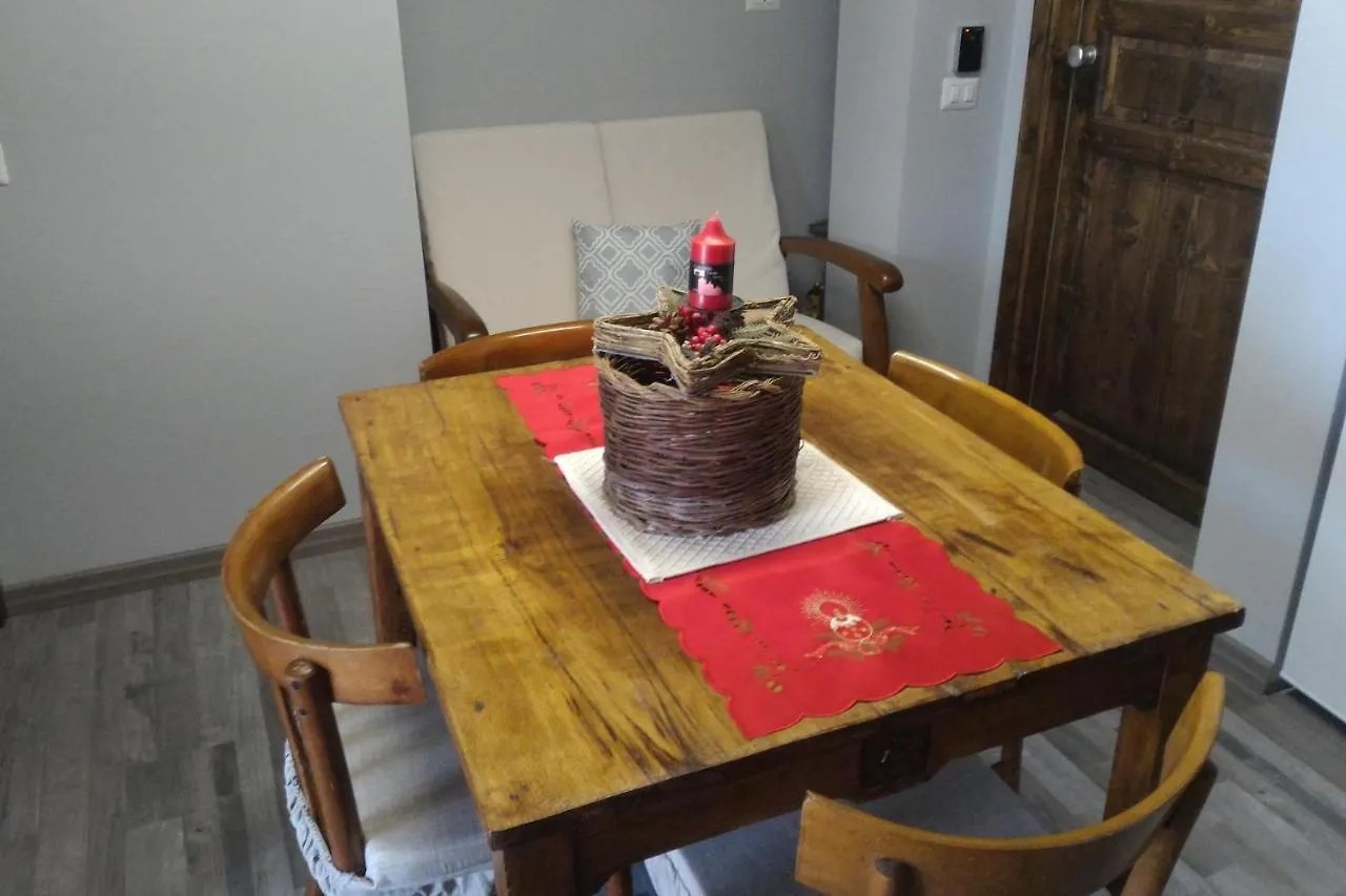 Corona Bed & Breakfast 사르다라 0*,
