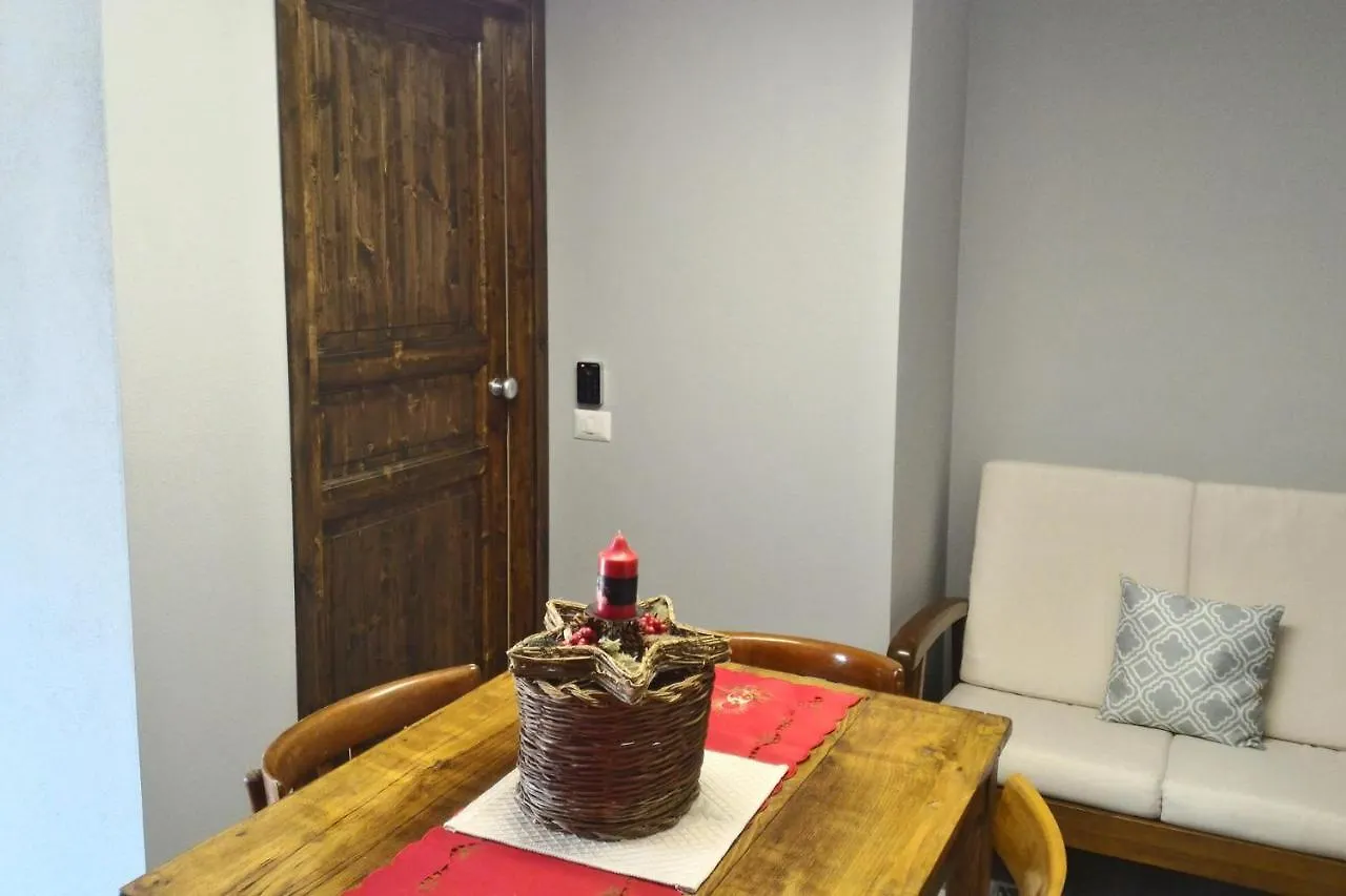 Corona Bed & Breakfast 사르다라
