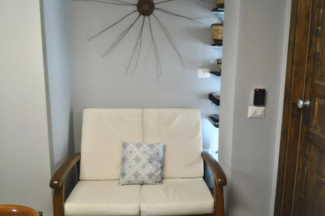 Corona Bed & Breakfast 사르다라 0*,