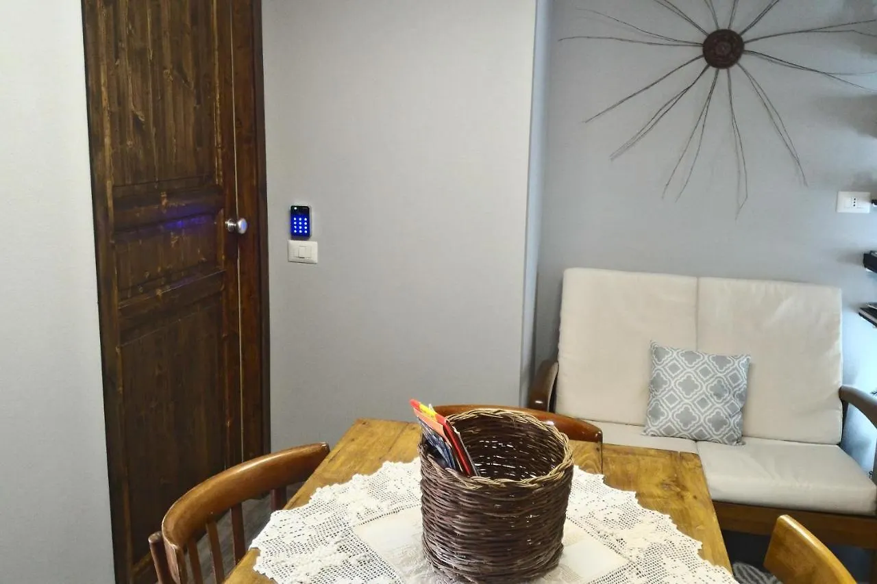 Corona Bed & Breakfast 사르다라