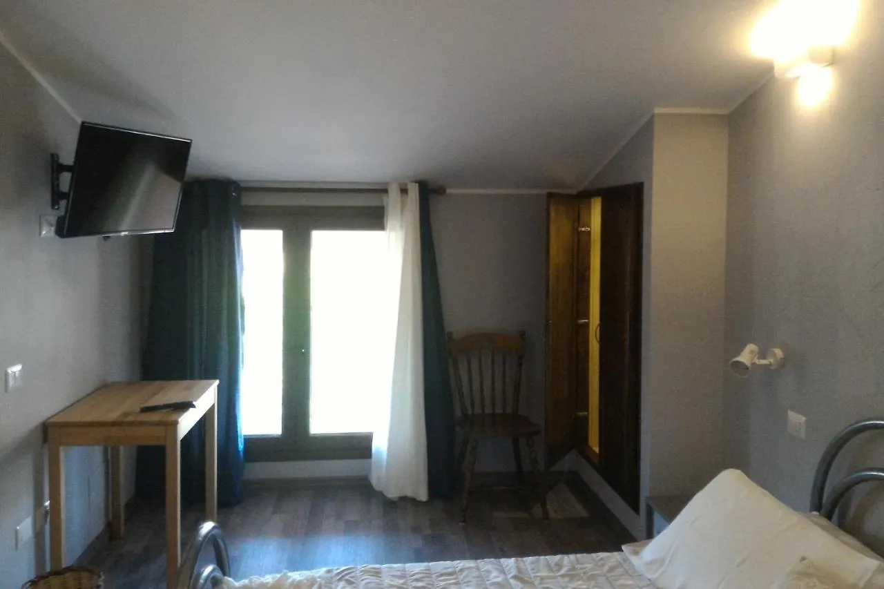 Corona Bed & Breakfast Sardara