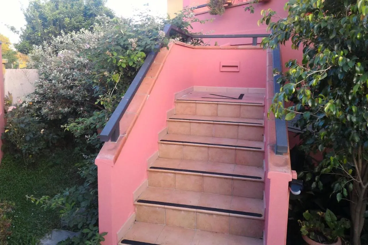 Corona Bed & Breakfast Sardara 0*,