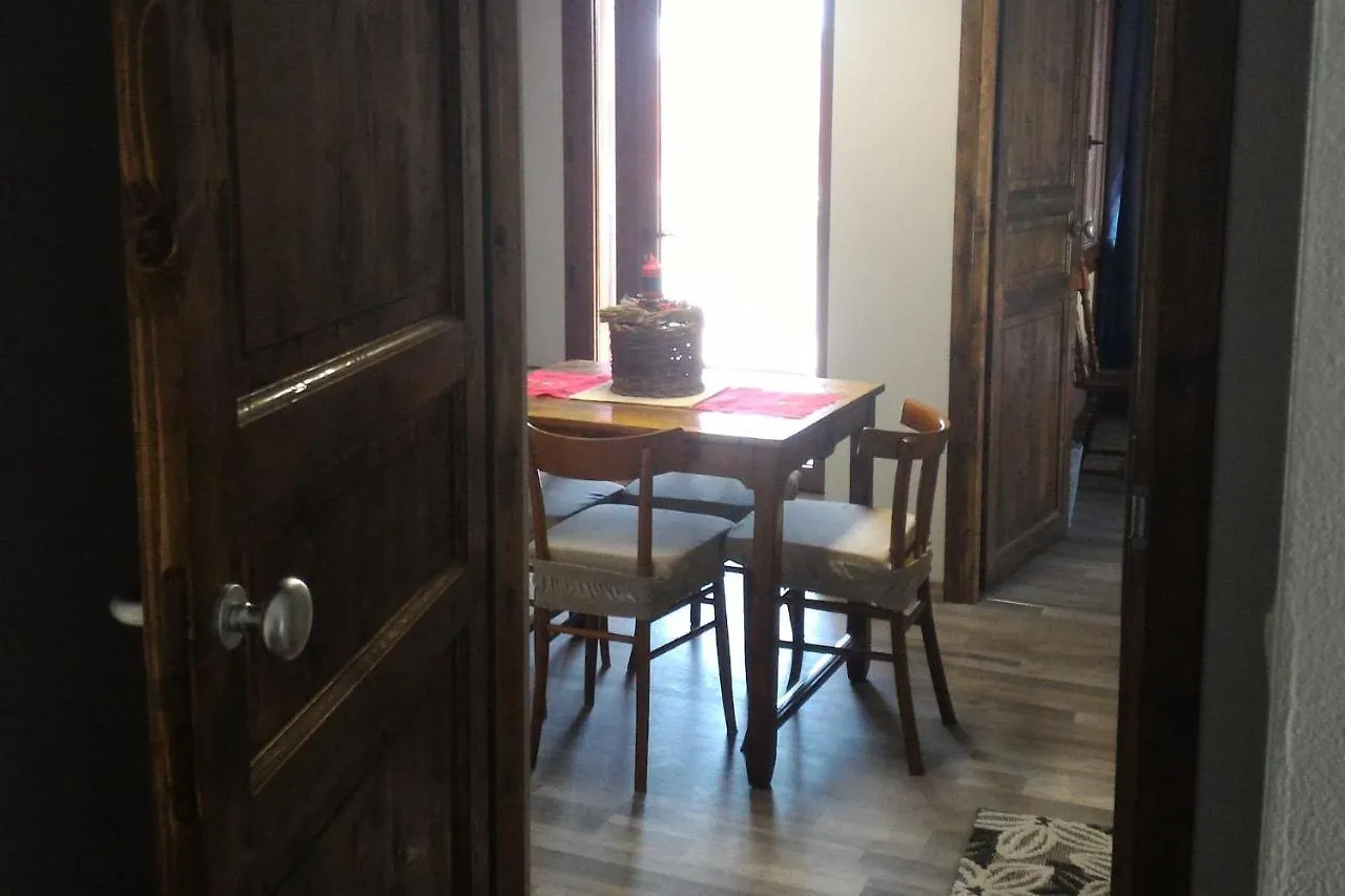 Corona Bed & Breakfast Sardara 0*,