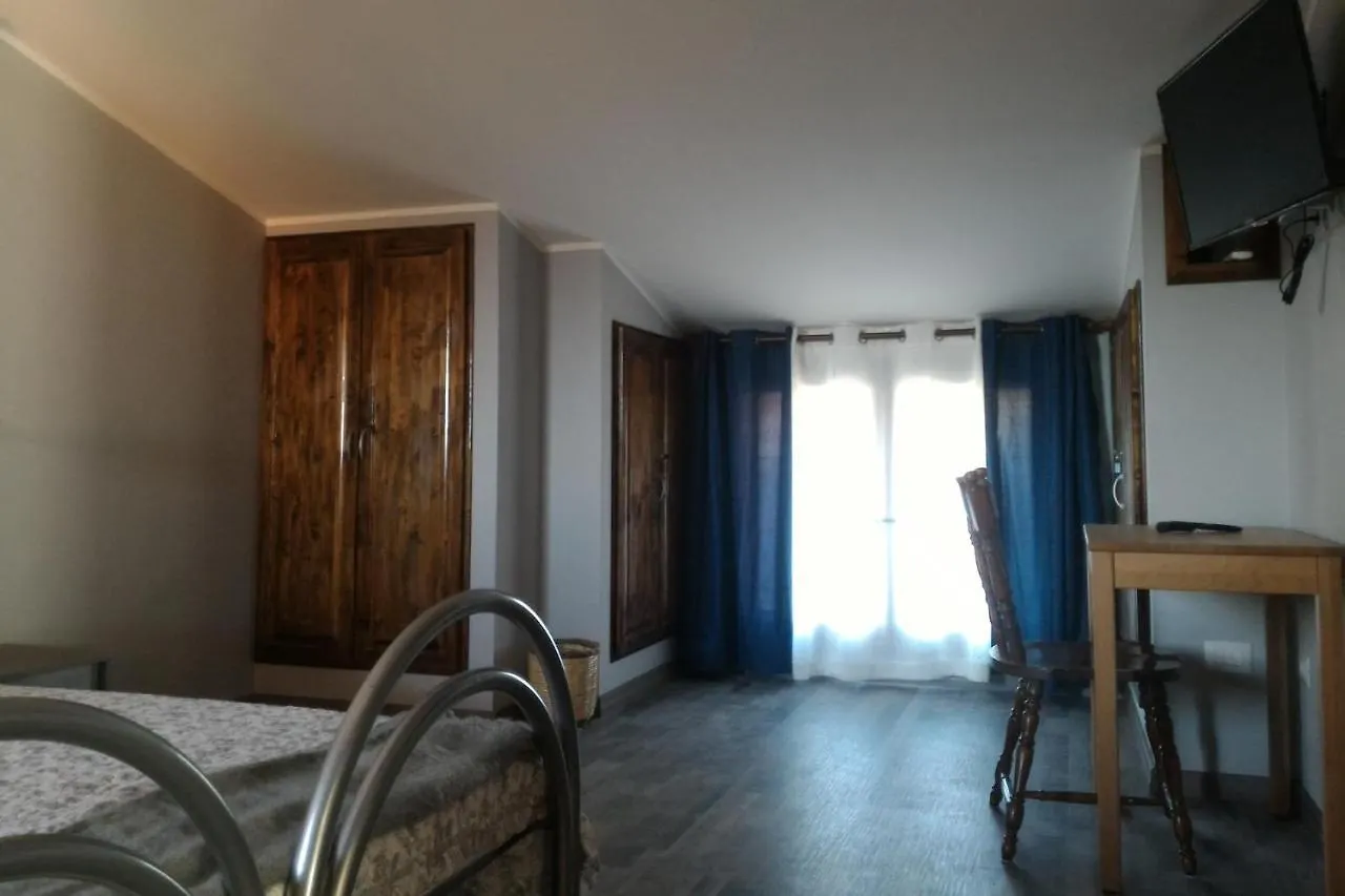 Corona Bed & Breakfast Sardara